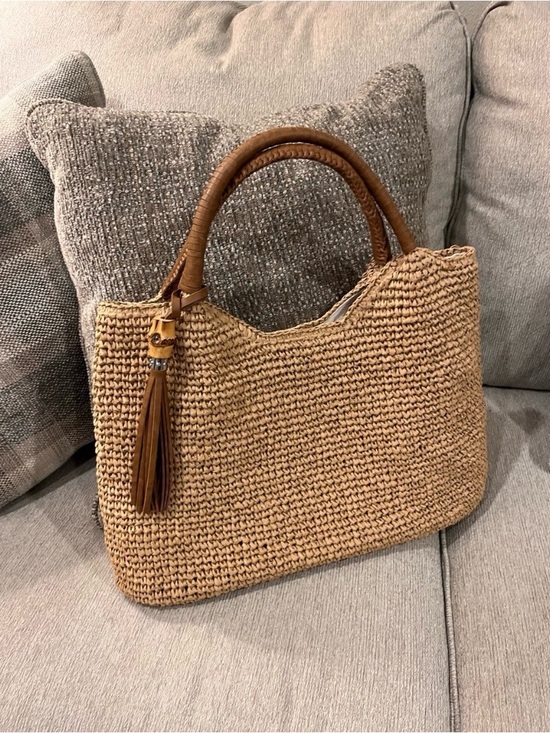 Tommy Bahama Handbags - Tommy Bahama Tan Woven Tote with Brown Leather Handles and Tassel